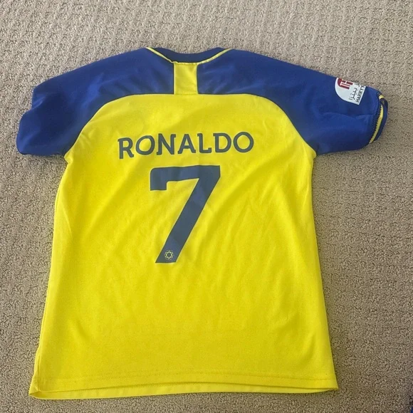 Soccer Jersey Set (Ronaldo) - Picture 4 of 8